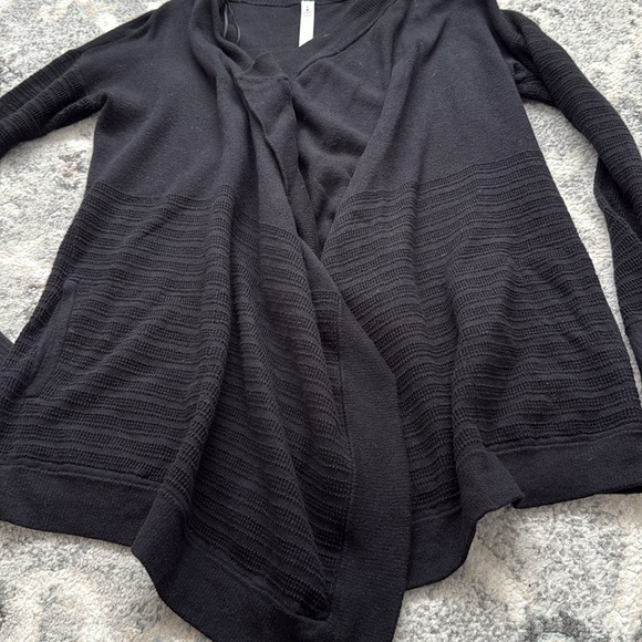 Lululemon Black Sweater - Picture 5 of 10